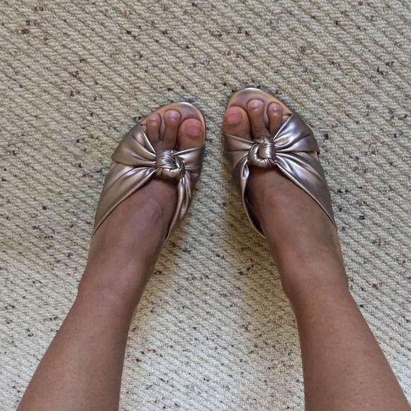 Metallic Heels - Picture 4 of 6